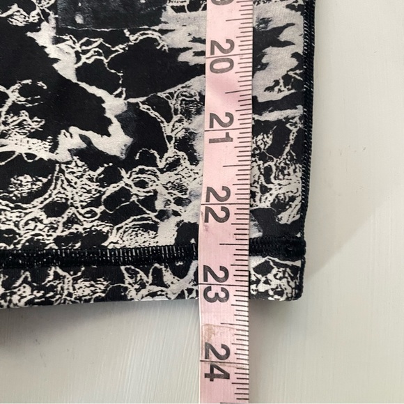 Lululemon Black Interlaced Starlight Train Times Leggings Size 10 26611 - Picture 8 of 15